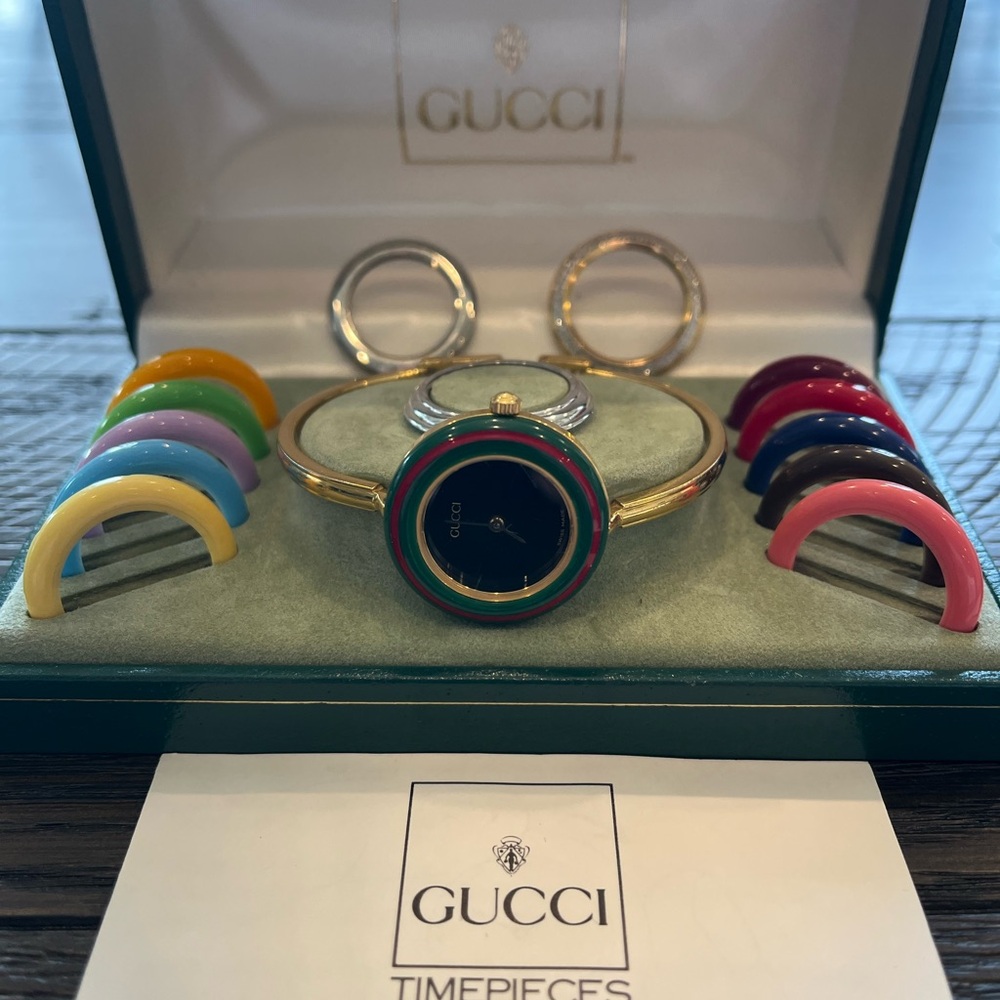 Vintage Gucci Gold Bangle Bezel Watch 11/12.2 - Picture 4 of 7